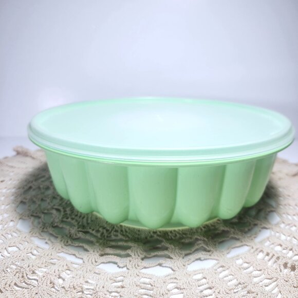 Tupperware Jello Jelly Mold Ring Green 3 Piece 9.5 Inch Round 1201 Vintage - Picture 7 of 9